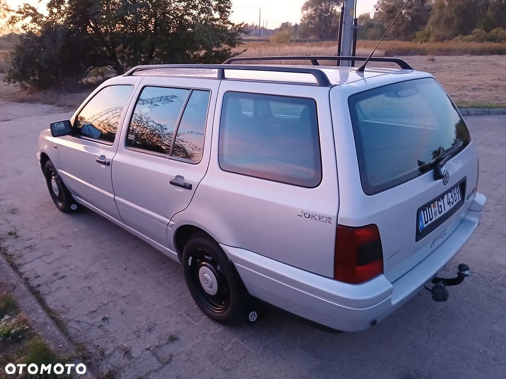 Volkswagen Golf 1.6 Comfortline - 4