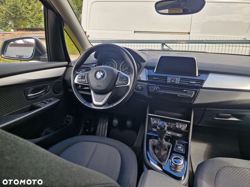 BMW Seria 2 218i - 27