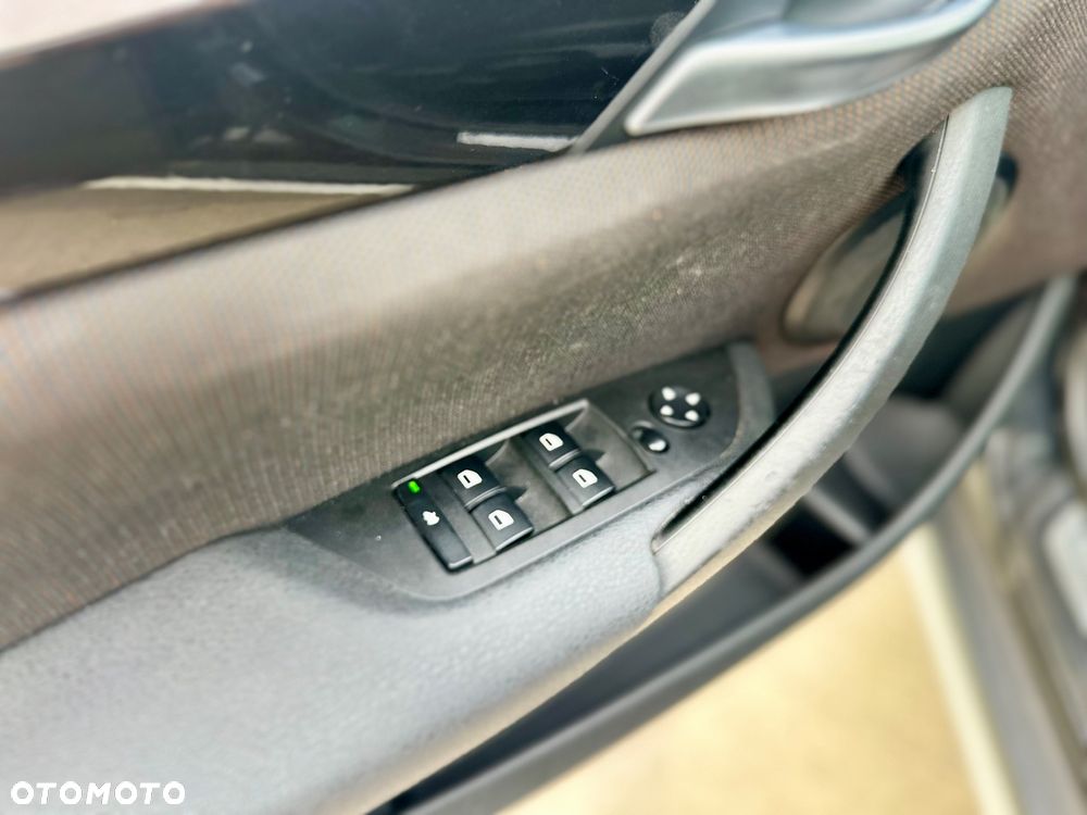 BMW X1 sDrive18d xLine - 18