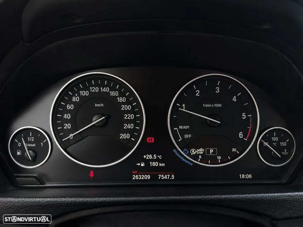 BMW 320 d Auto Line Luxury - 13