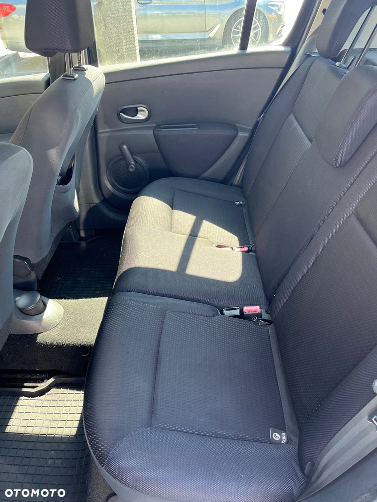 Renault Clio 1.6 16V Privilege - 7