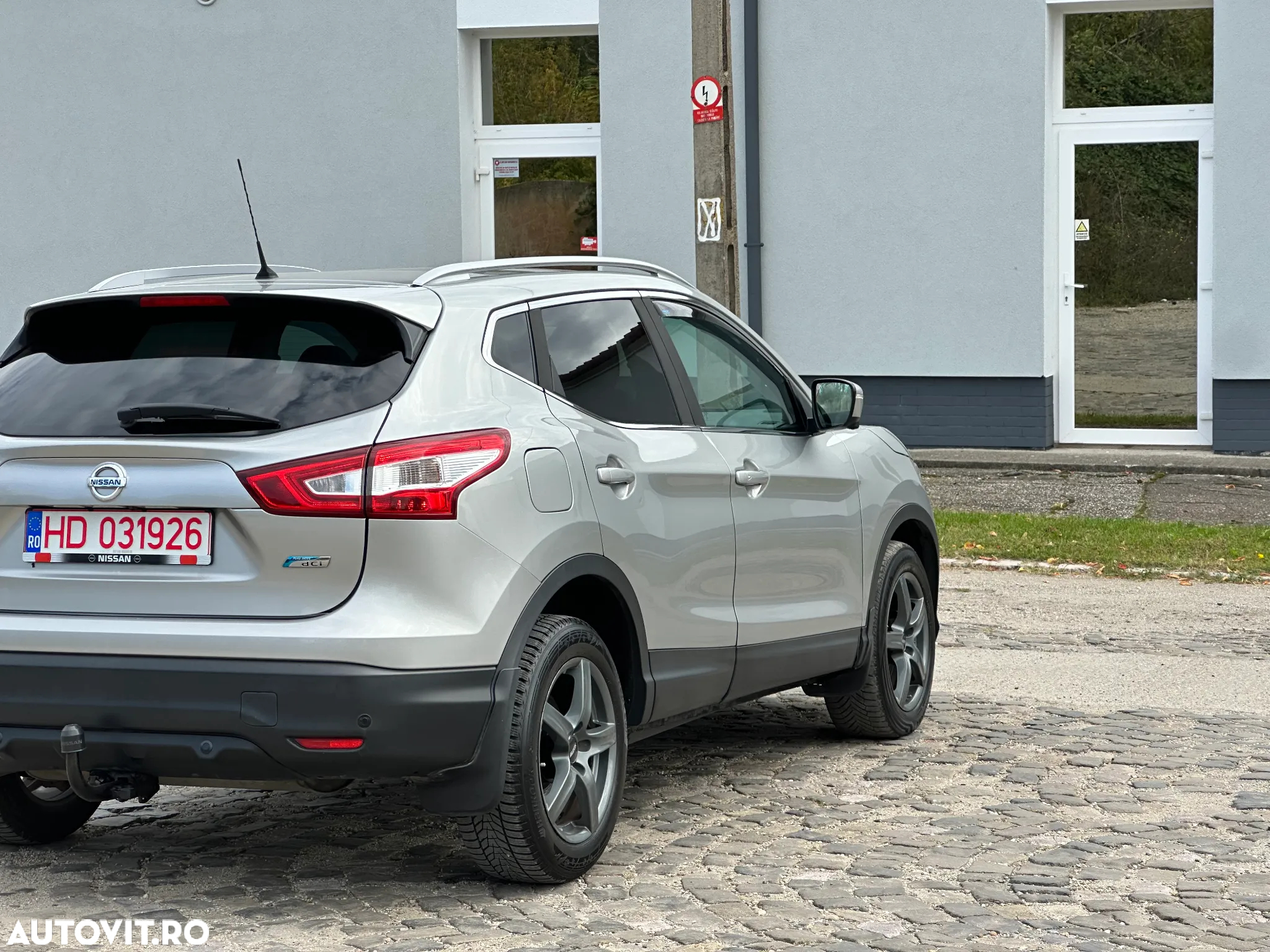 Nissan Qashqai 1.6 DCI Xtronic TEKNA+ - 5