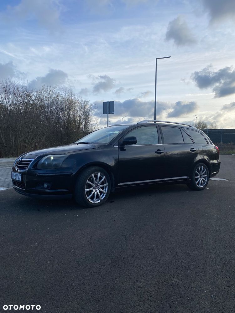 Toyota Avensis - 10
