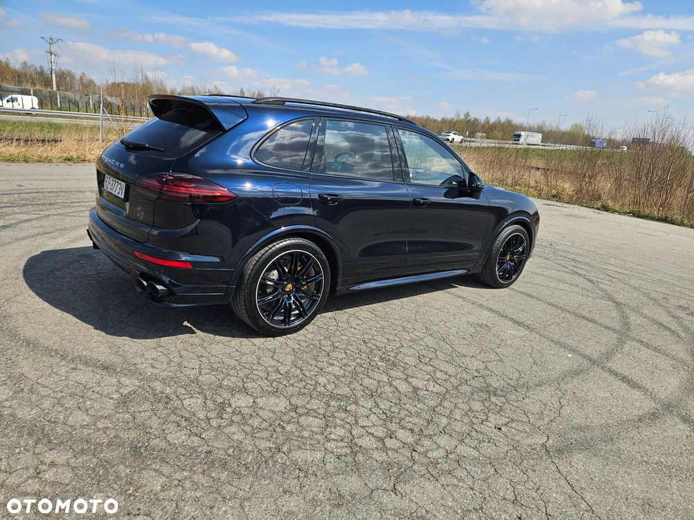 Porsche Cayenne - 5