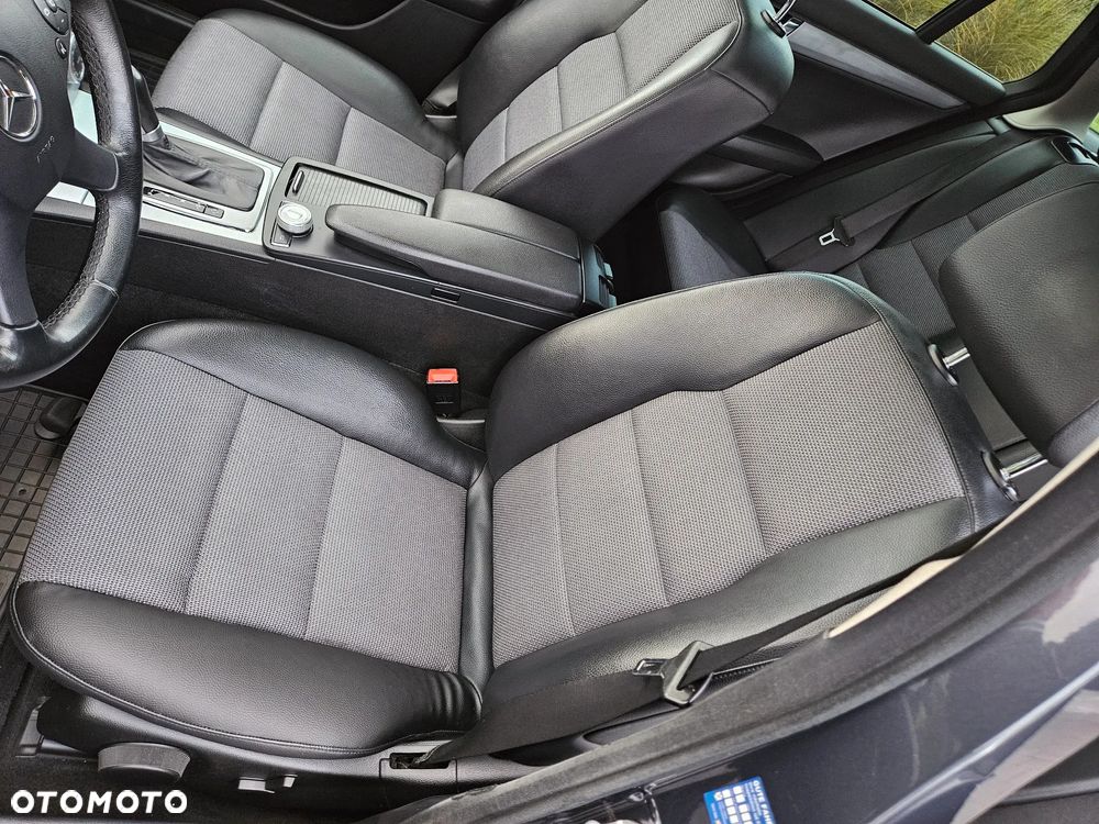Mercedes-Benz Klasa C 180 T CGI Automatik BlueEFFICIENCY Avantgarde - 20