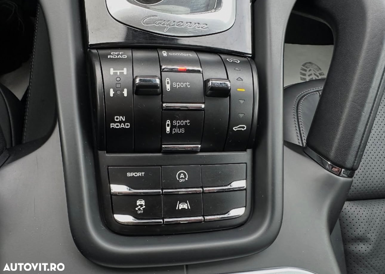 Porsche Cayenne 3.0 L - 10