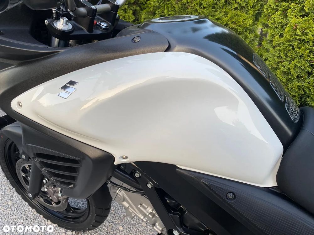 Suzuki V-STROM - 18