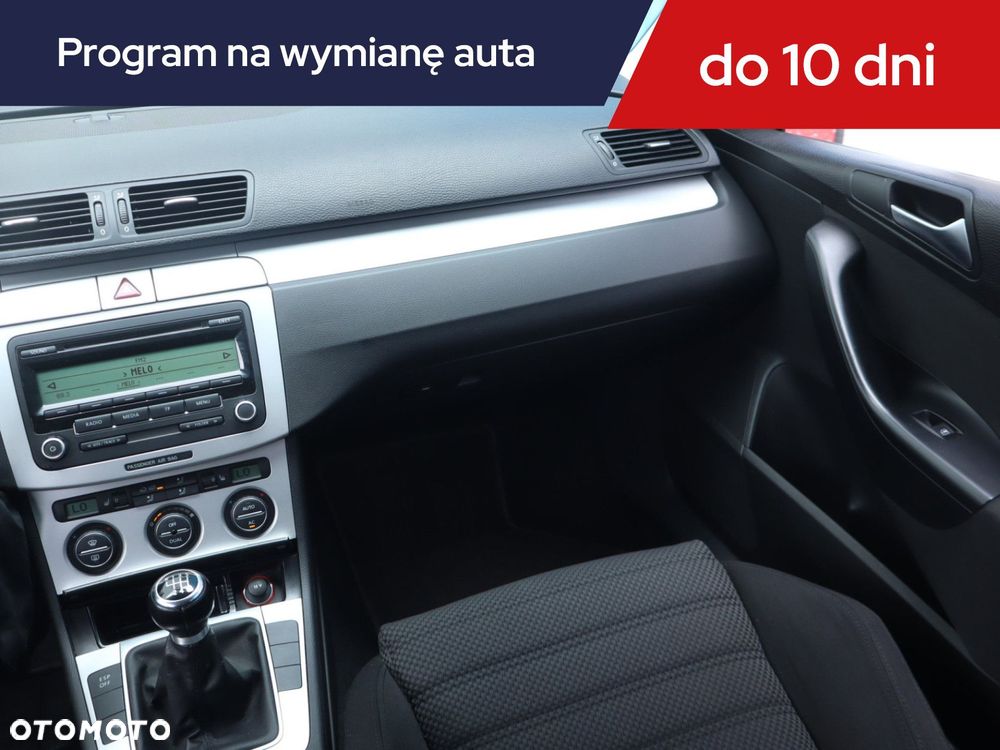 Volkswagen Passat - 10