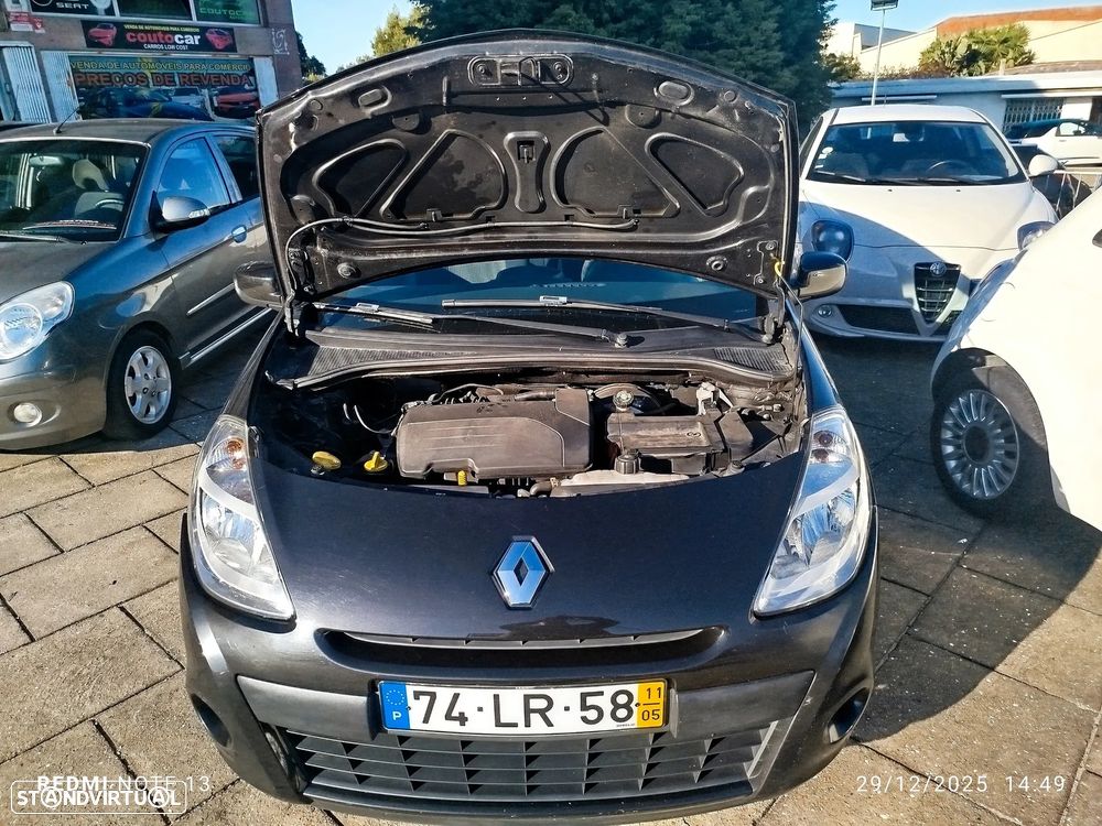 Renault Clio 1.2 16V Confort 130g - 12