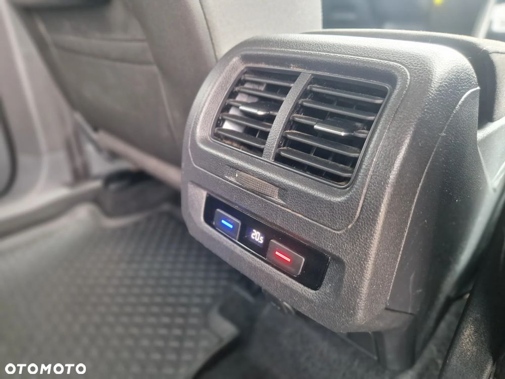 Volkswagen Touran 1.4 TSI (BlueMotion Technology) DSG SOUND - 9