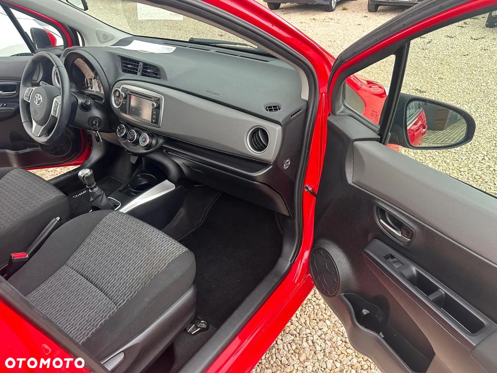 Toyota Yaris 1.33 VVT-i Executive - 26