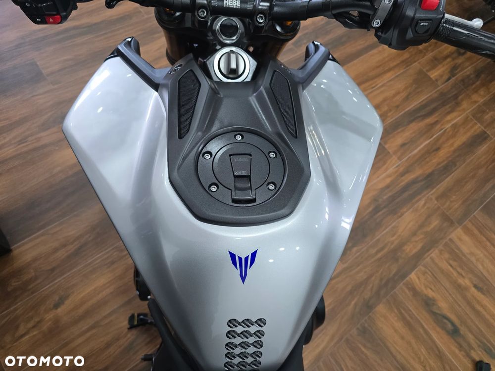 Yamaha MT - 17