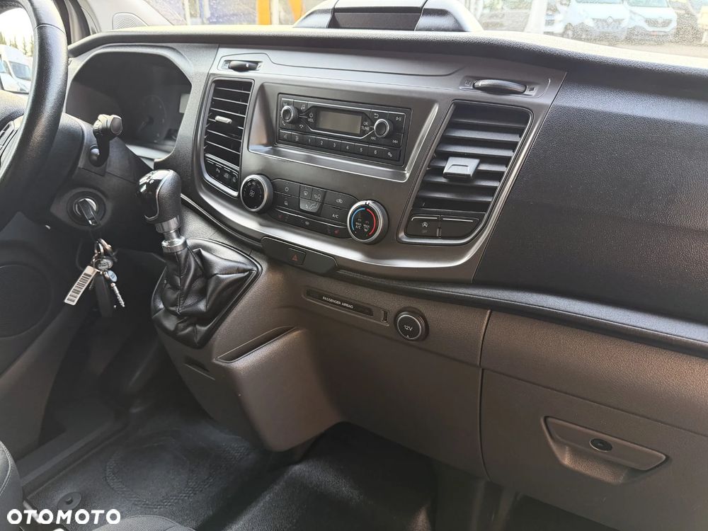 Ford Custom L1H1 - 19