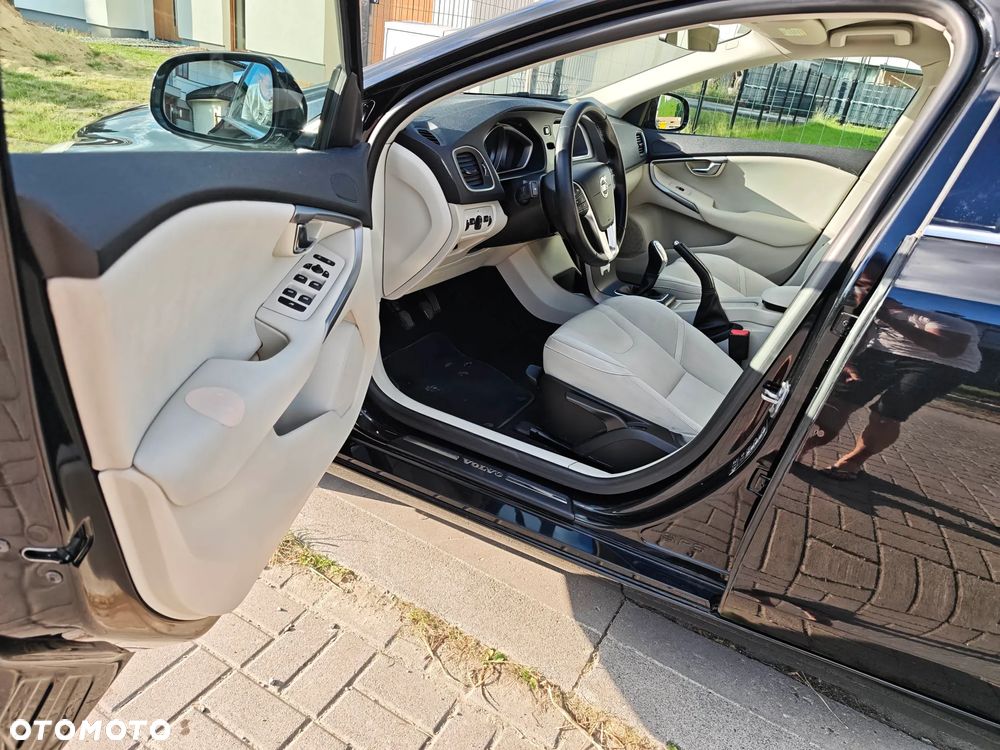 Volvo V40 D2 Momentum - 12