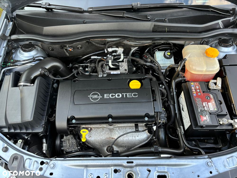 Opel Astra 1.6 Sport - 19