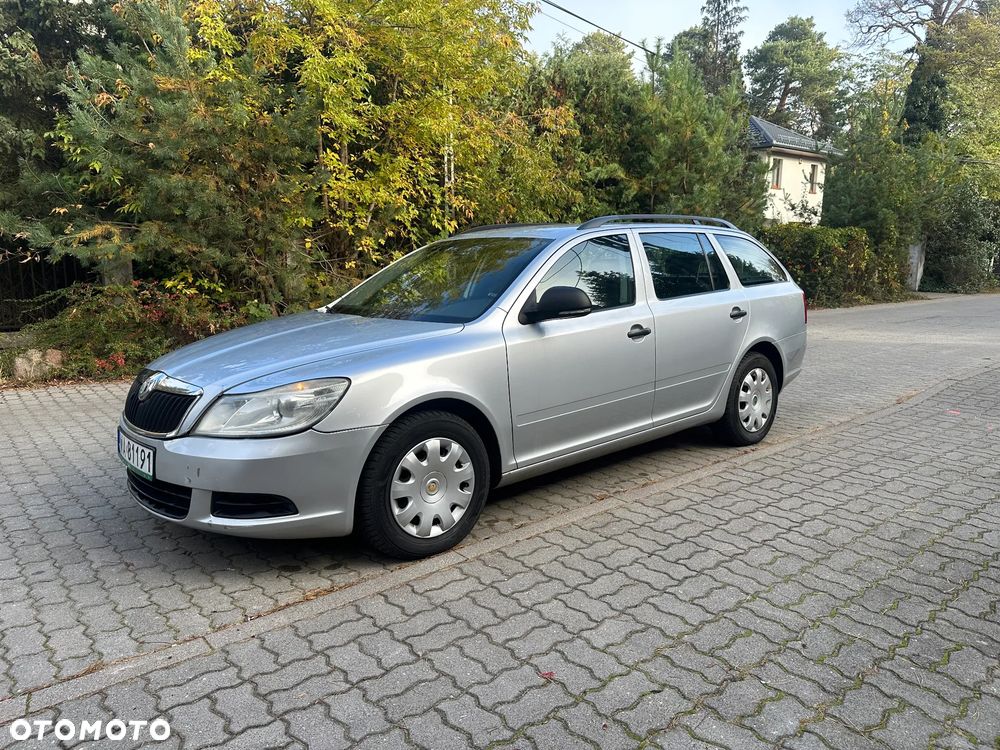 Skoda Octavia 2010 photo 2