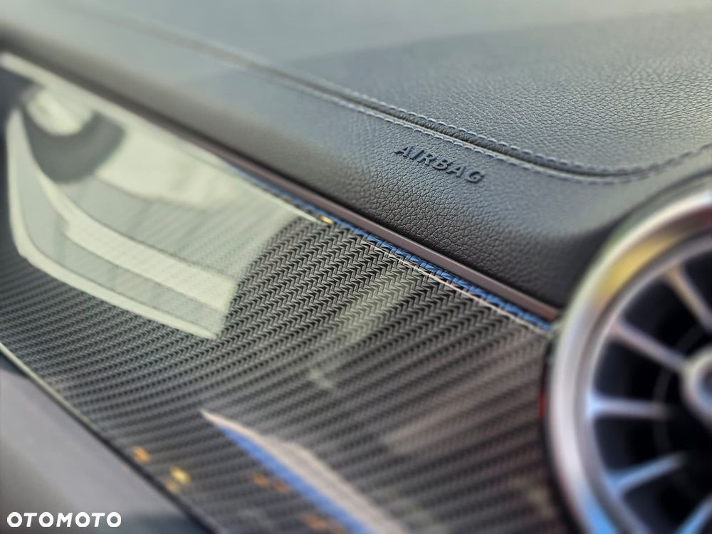 Mercedes-Benz GLA 250 4-Matic AMG Line - 16