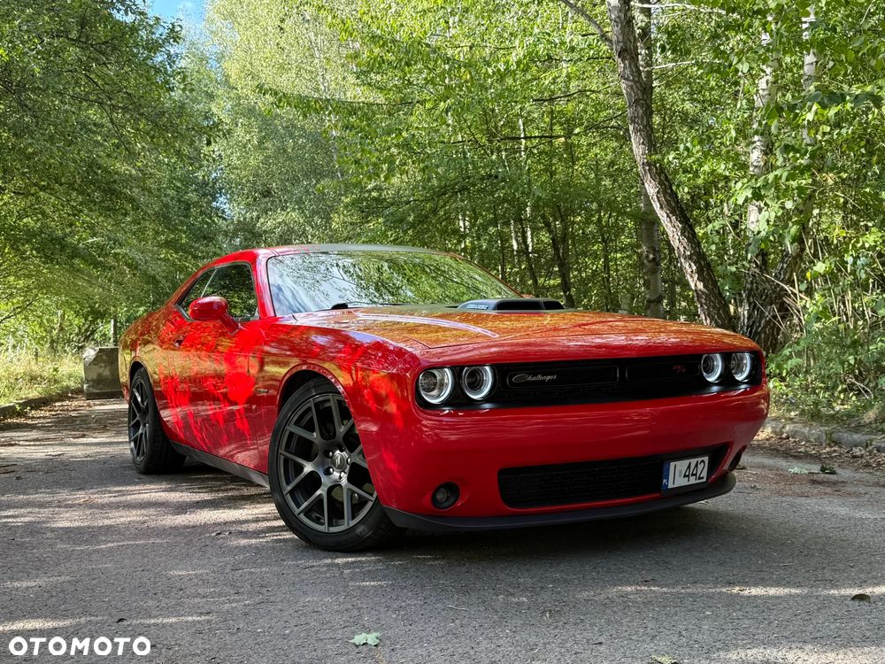Dodge Challenger - 1