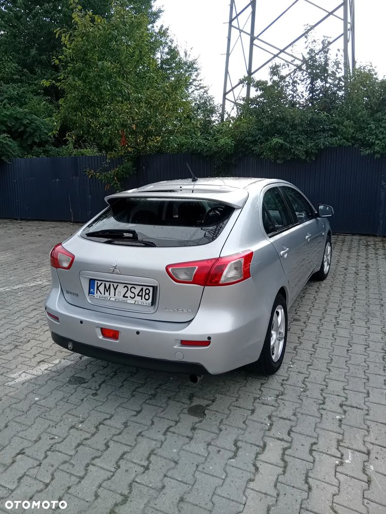 Mitsubishi Lancer - 2