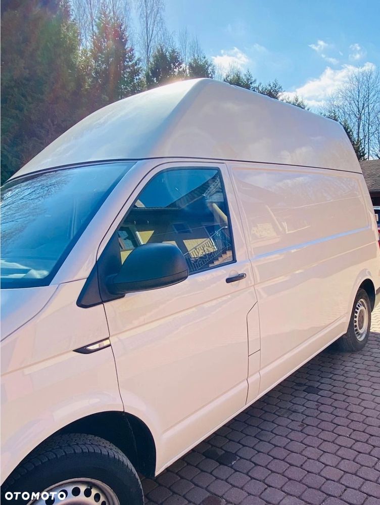 Volkswagen Transporter - 1