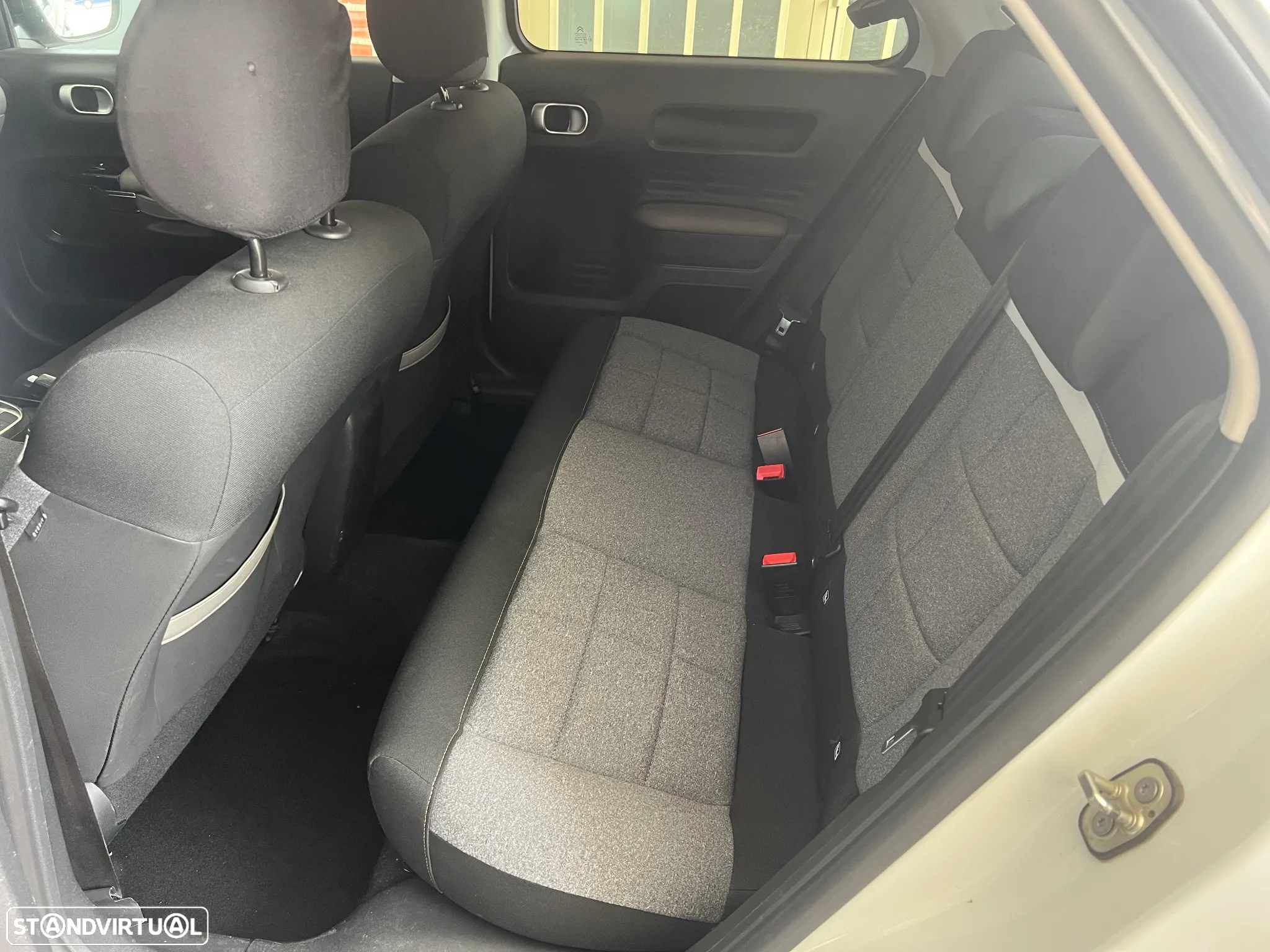 Citroën C4 Cactus 1.2 PureTech Shine EAT6 - 10