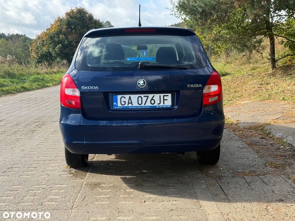 Skoda Fabia 2014 photo 3