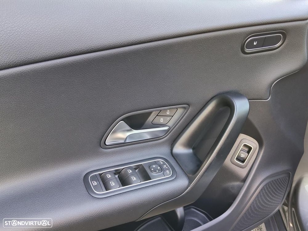 Mercedes-Benz CLA 180 d Shooting Brake Style Plus Aut. - 12