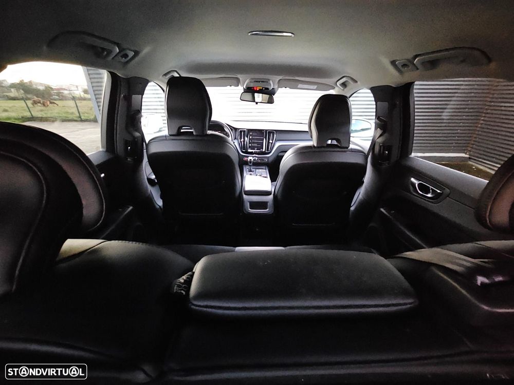 Volvo XC 60 2.0 D4 Momentum - 40
