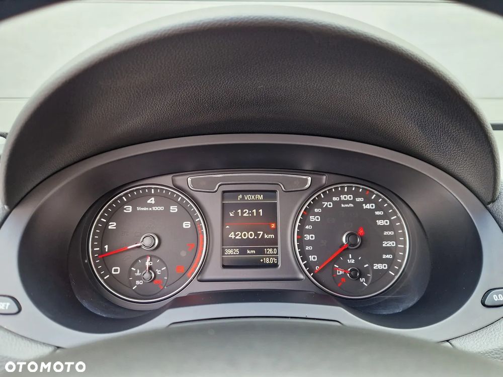 Audi Q3 1.4 TFSI Edycja Specjalna - 28