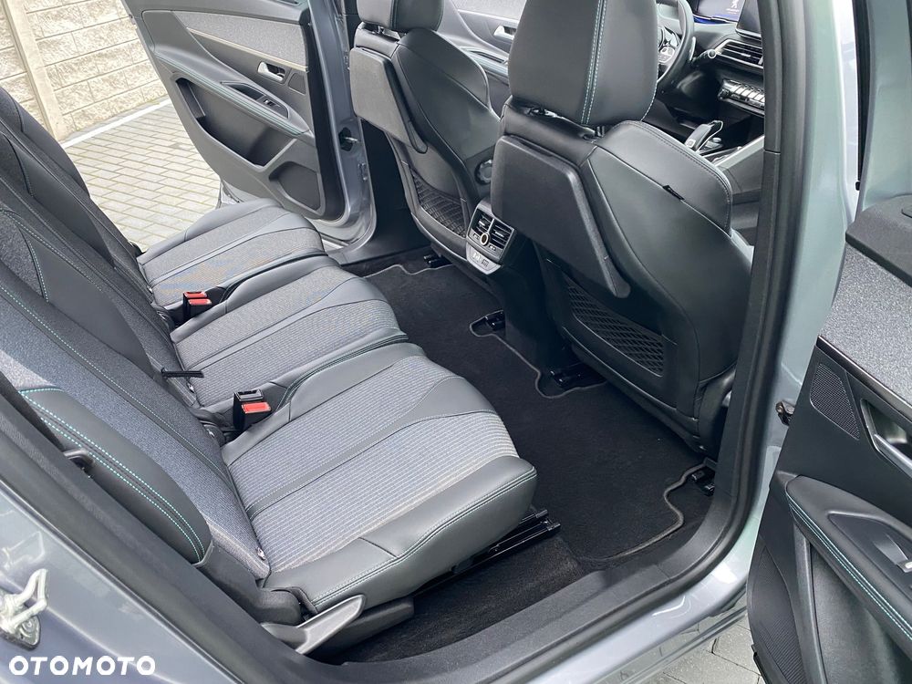 Peugeot 5008 PureTech 130 EAT8 Stop & Start Allure Business-Paket - 8