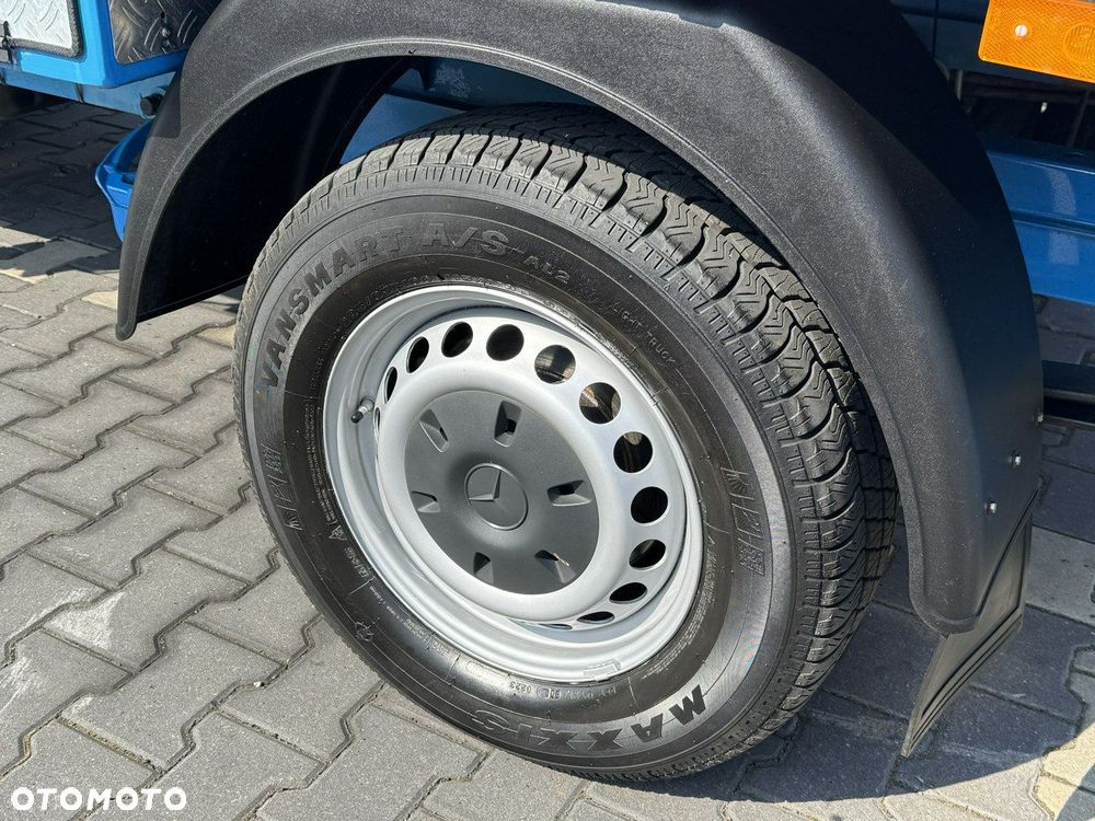 Mercedes-Benz Sprinter - 15