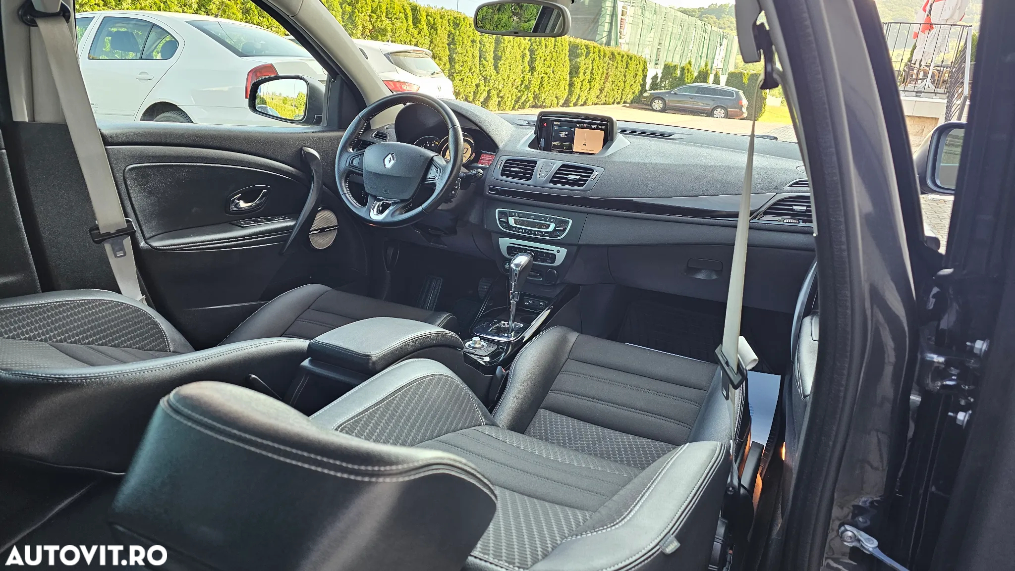 Renault Megane ENERGY TCe 130 EDC BOSE EDITION - 11