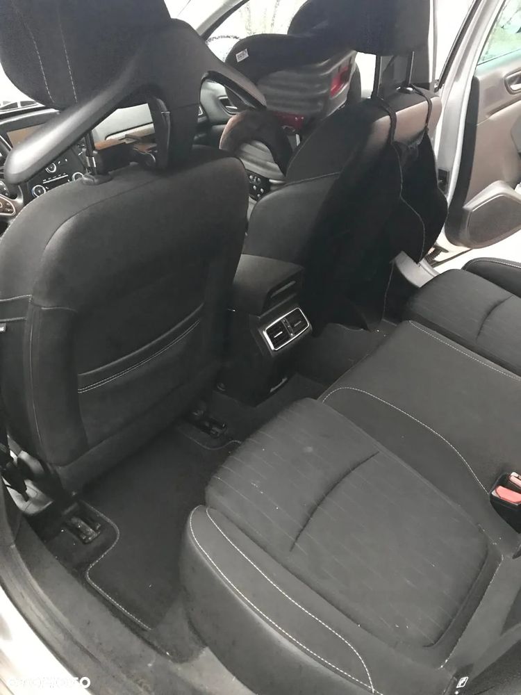 Renault Megane 1.5 Blue dCi Intens - 12