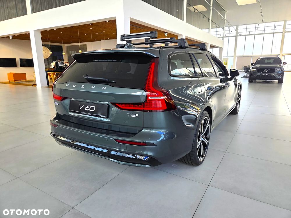 Volvo V60 T8 AWD Plug-In Hybrid Ultra Dark - 4
