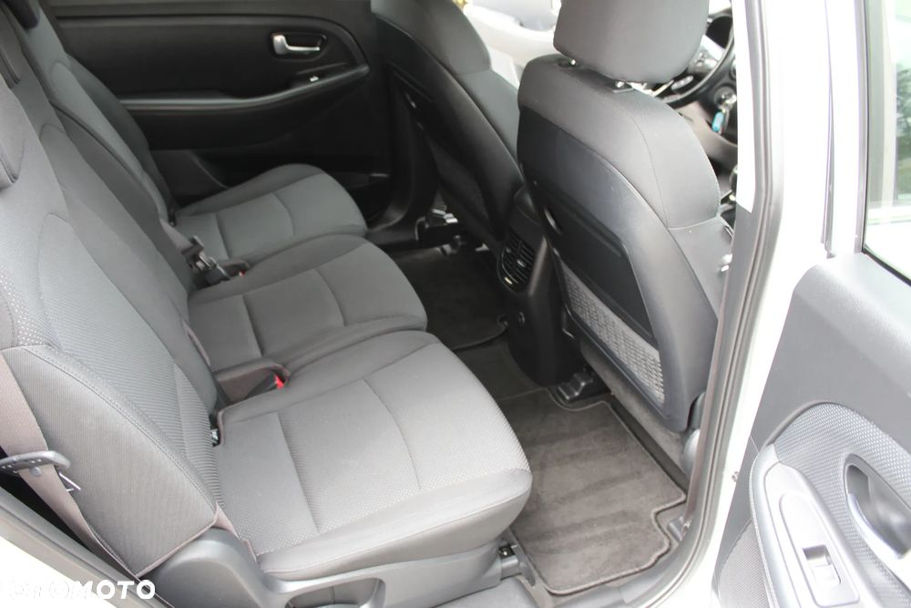 Kia Carens 1.7 CRDi 115 Dream-Team Edition - 29