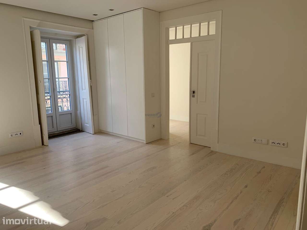 T1 na Lapa, remodelado, junto ao largo de Santos para arrendamento! - Grande imagem: 4/21