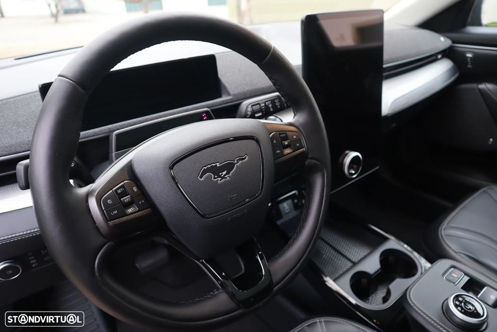 Ford Mustang Mach-E Alargada - 21