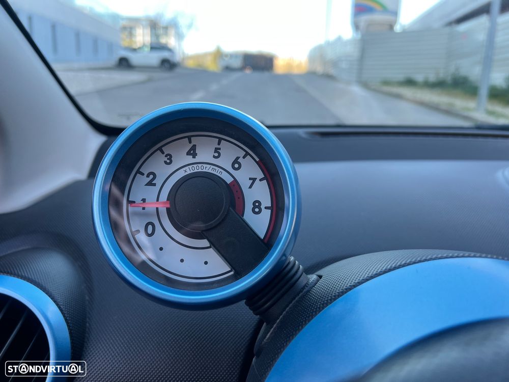 Peugeot 107 1.0 Millesim 200 - 26