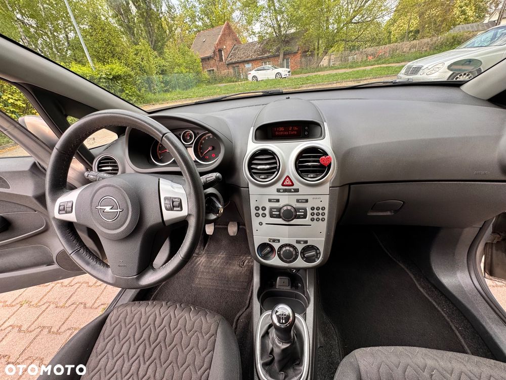Opel Corsa 1.2 16V Essentia - 19