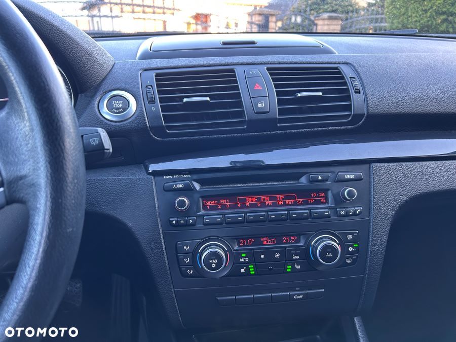 BMW Seria 1 118d Sport Line - 21