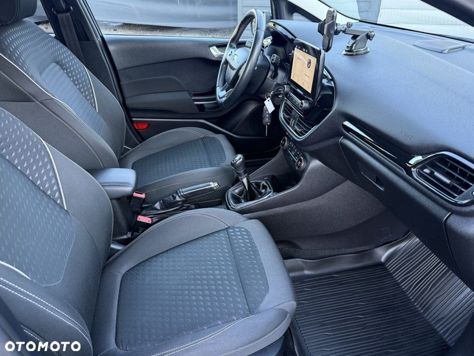 Ford Fiesta 1.1 S&S TITANIUM - 32