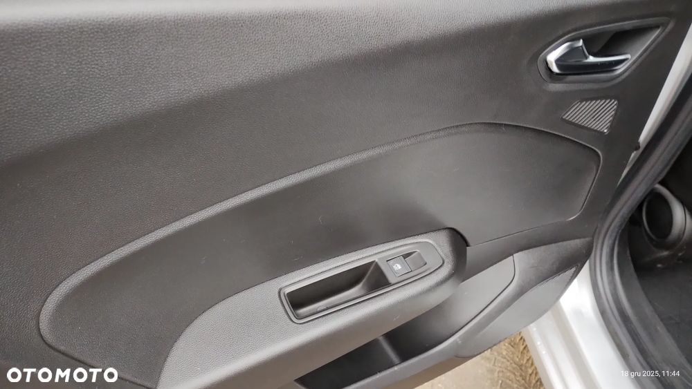 Renault Clio 1.0 TCe Techno - 25