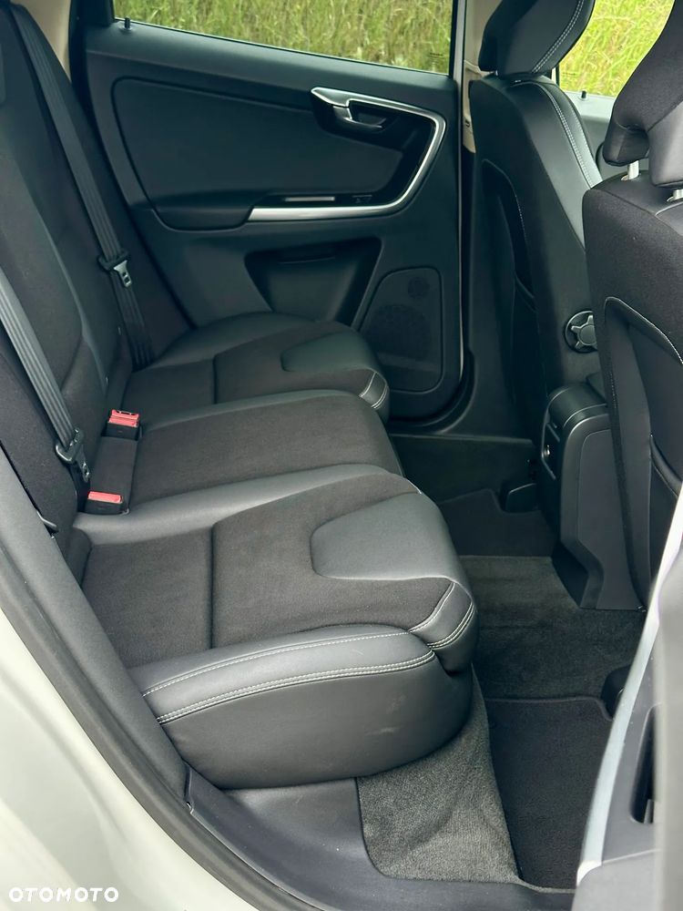 Volvo XC 60 D3 Momentum - 10