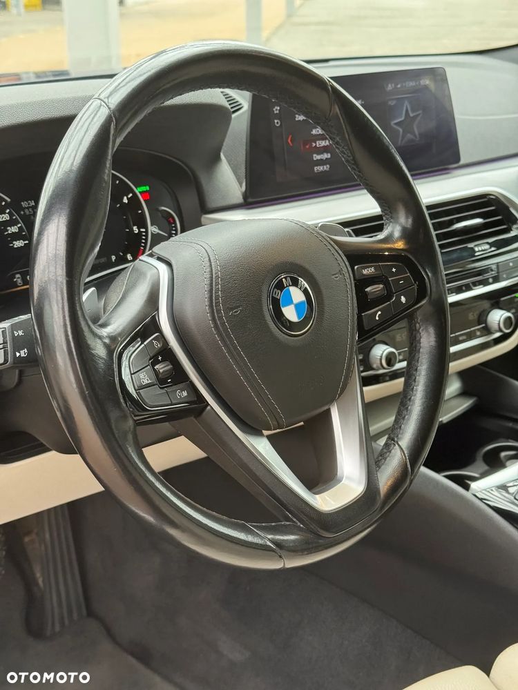 BMW Seria 5 530d Sport Line sport - 10