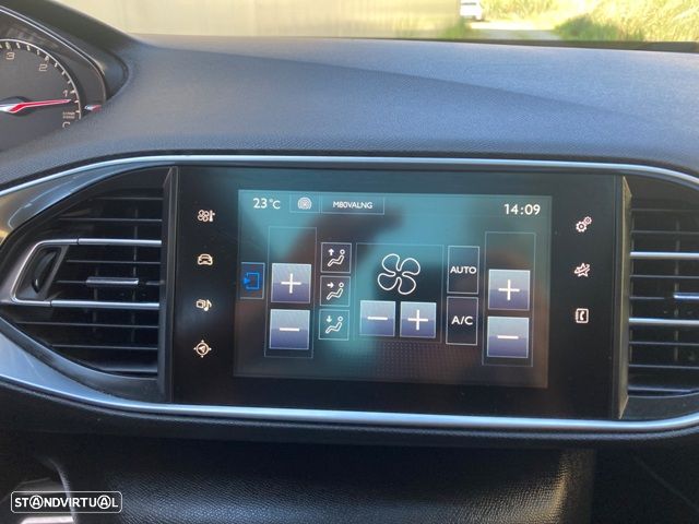 Peugeot 308 SW 1.6 BlueHDi Allure J17 EAT6 - 28