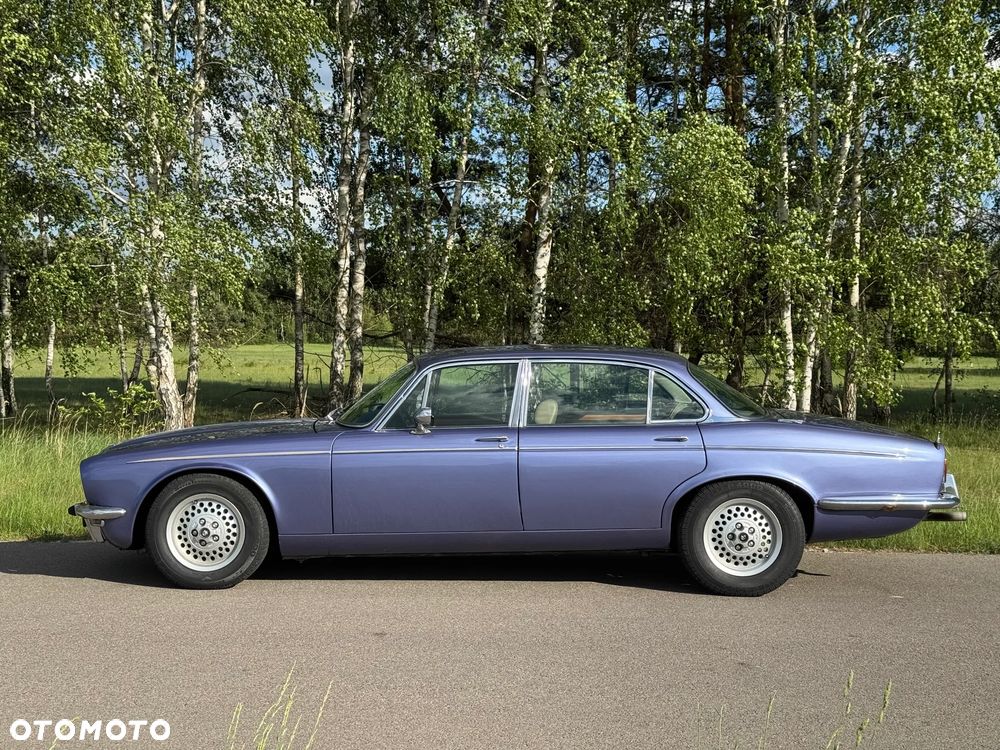 Jaguar XJ - 10