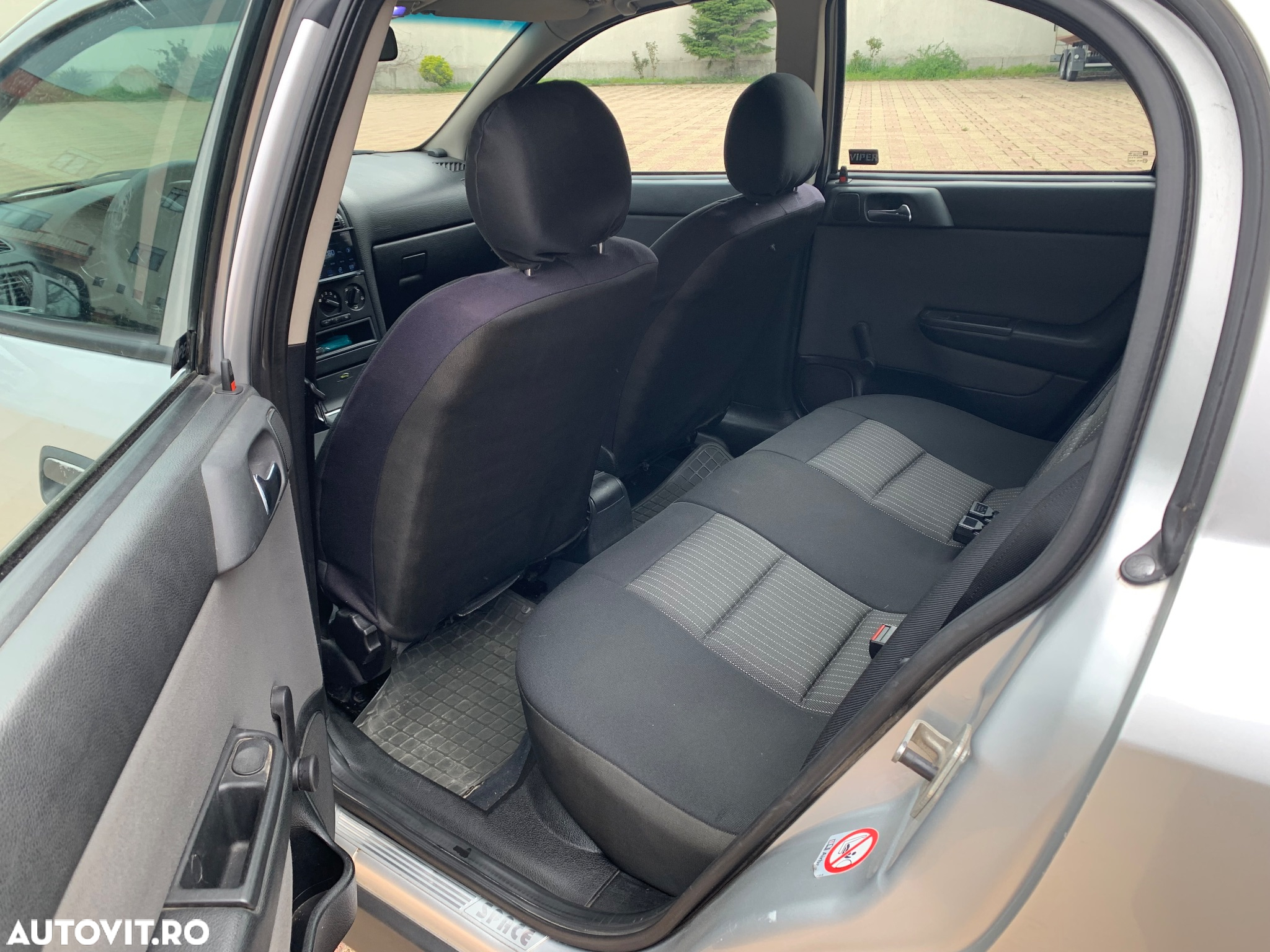 Opel Astra 1.4i Enjoy - 21