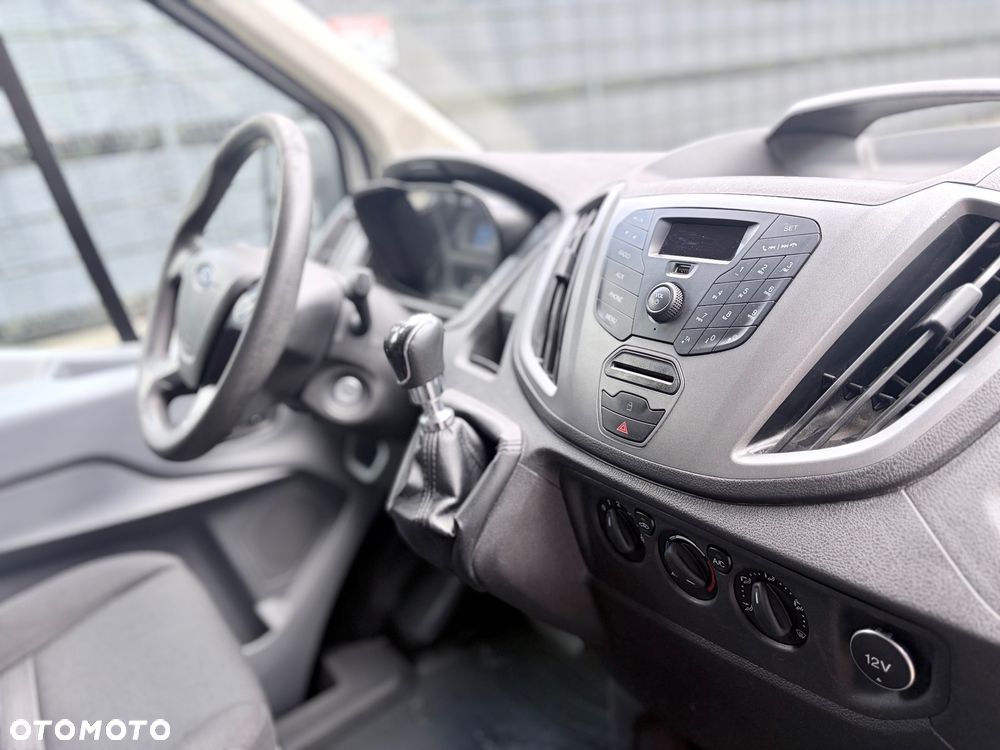 Ford Transit - 12