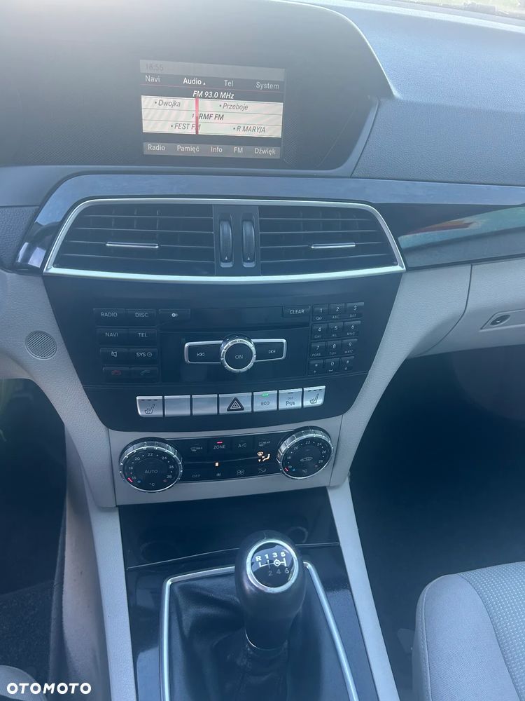 Mercedes-Benz Klasa C 200 (BlueEFFICIENCY) Elegance - 28