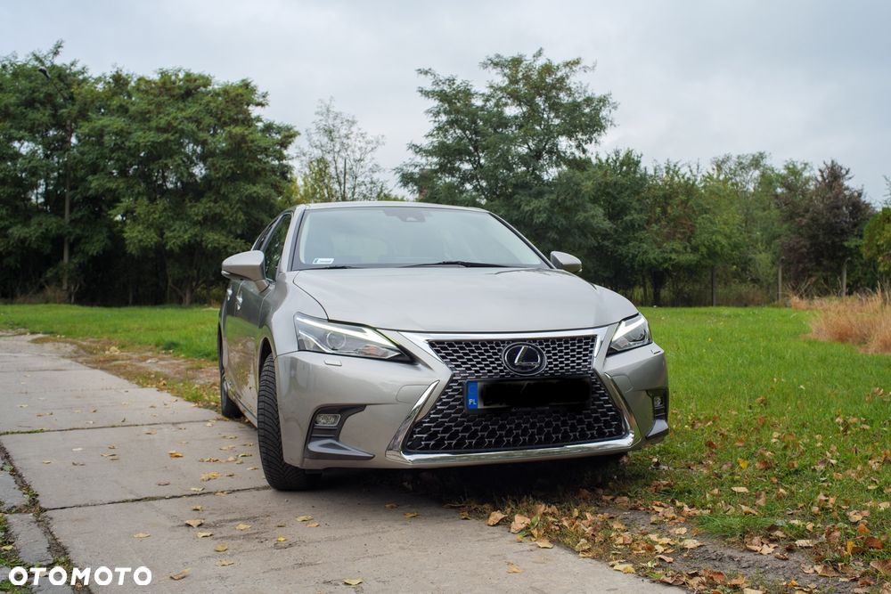 Lexus CT - 10